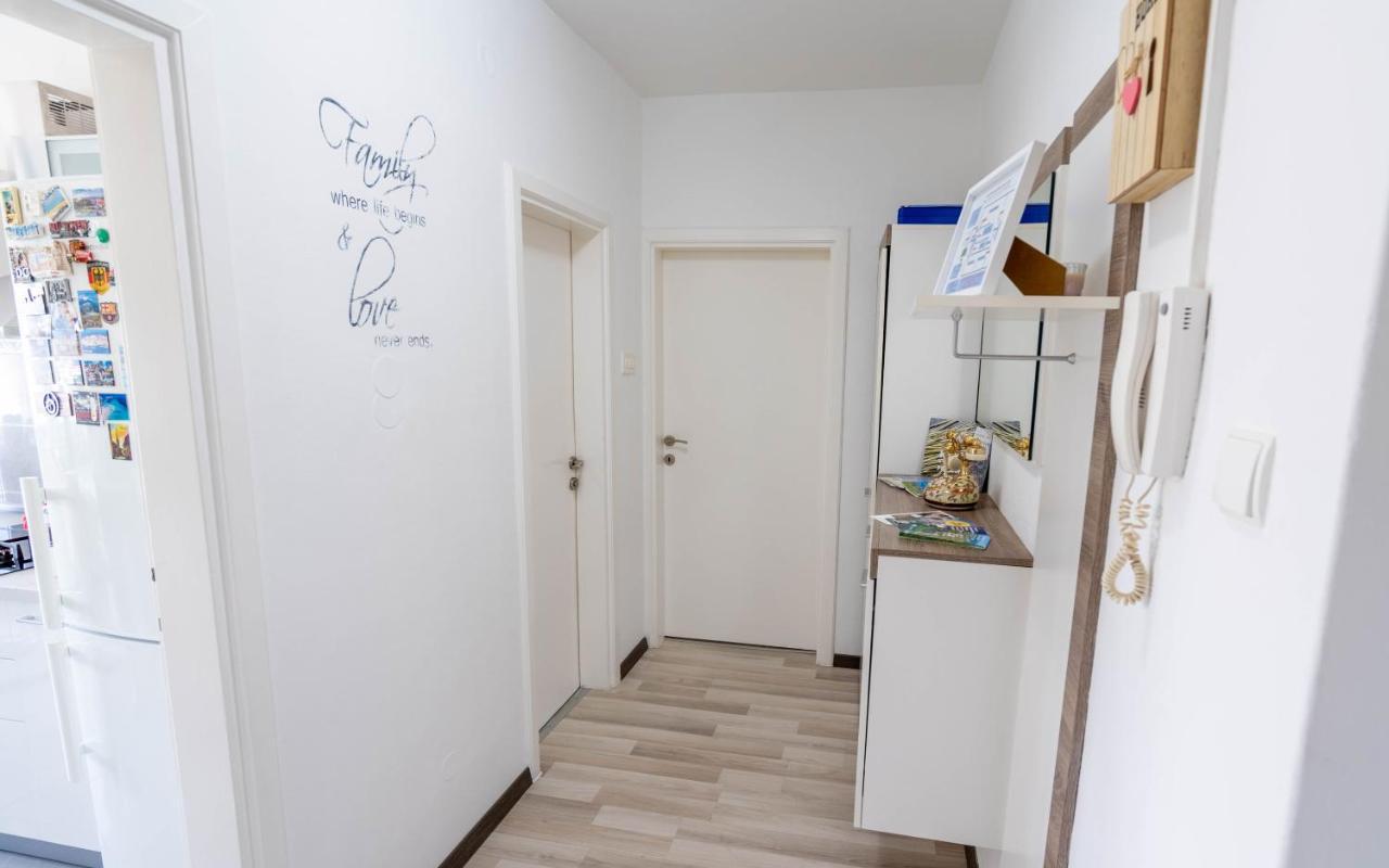 Appartement Apartman M à Knin Extérieur photo