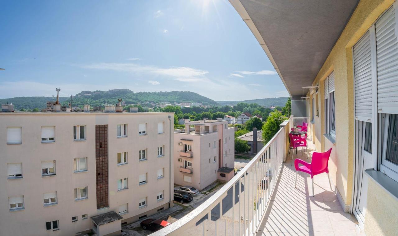 Appartement Apartman M à Knin Extérieur photo