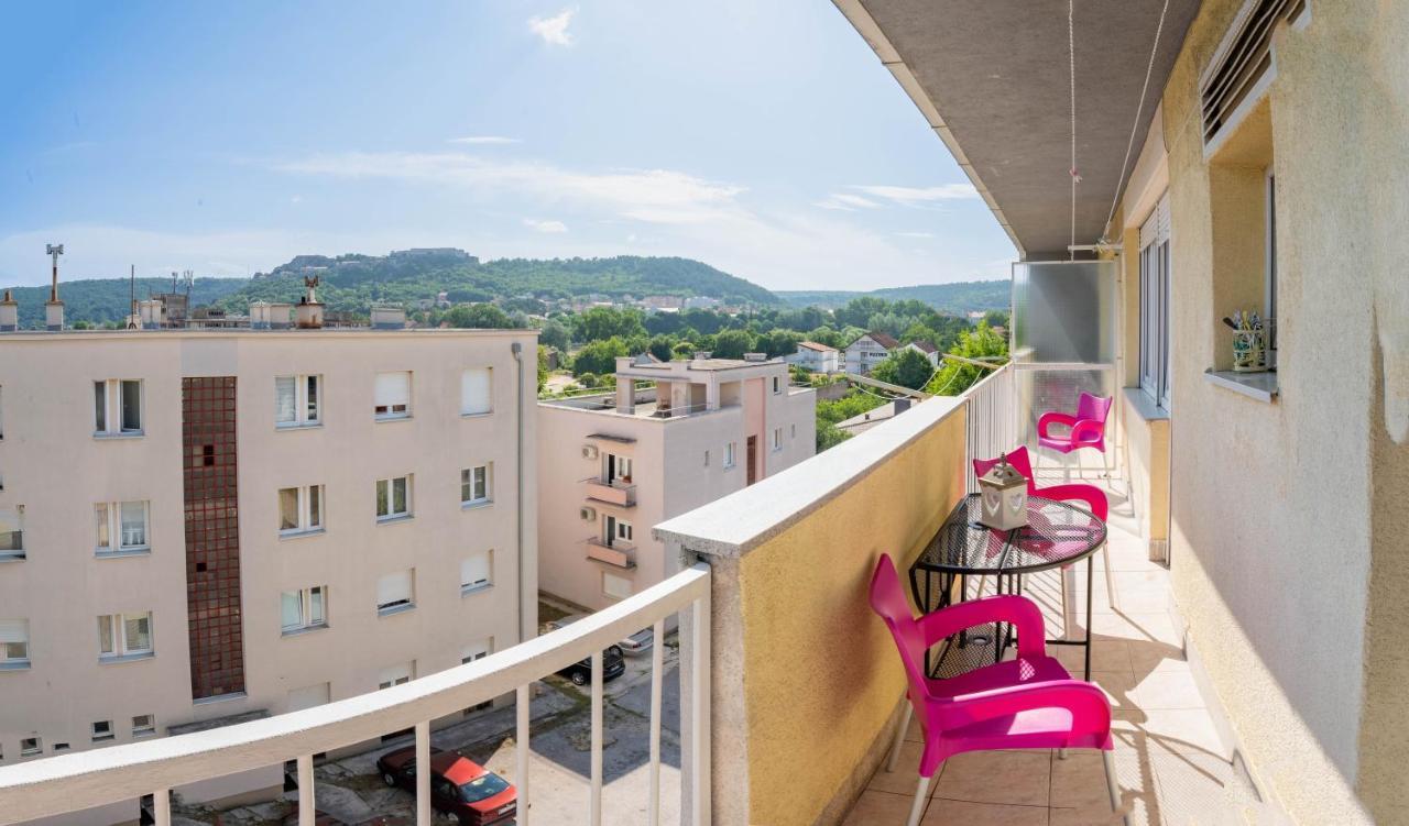 Appartement Apartman M à Knin Extérieur photo